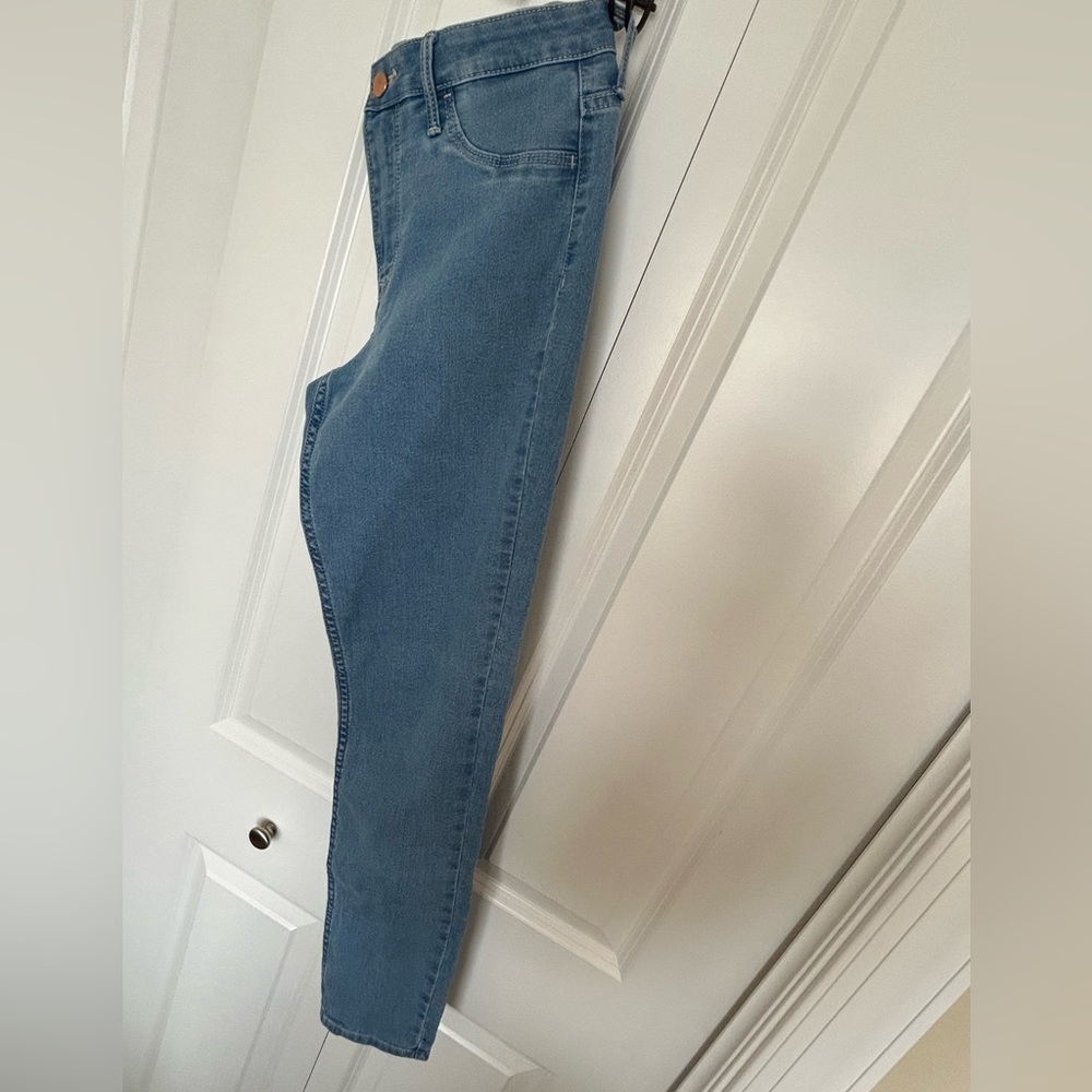 Women’s Mid rise skinny jeans